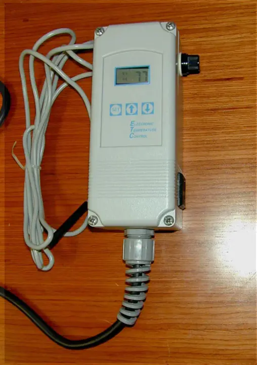 Temperature Controller : 温度控制器