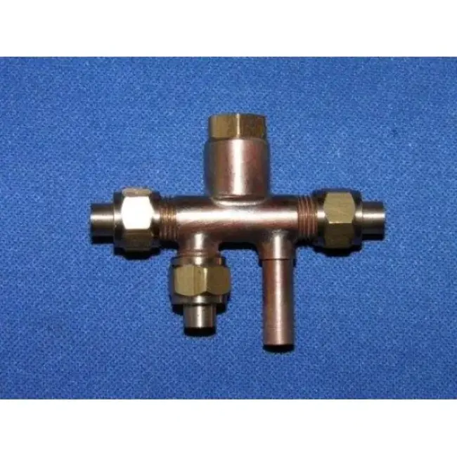 Injection Pressure Regulator : 喷射压力调节器