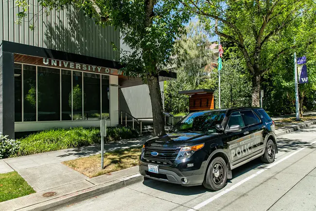 Washington University Police Department : 华盛顿大学警察局