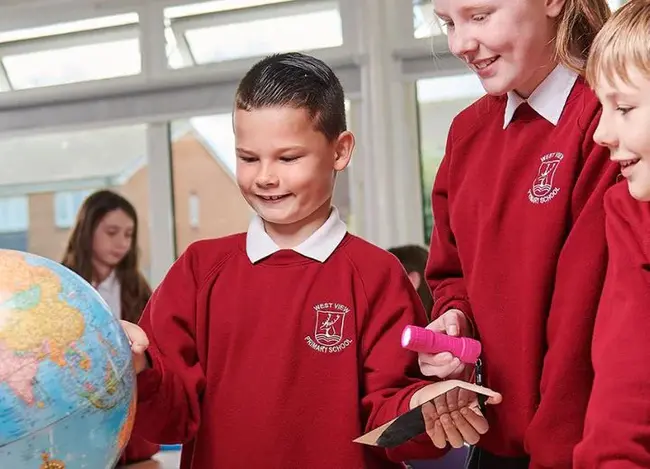 West View Elementary School : 西景小学