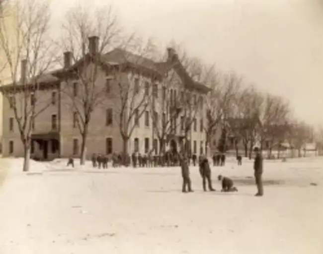 Wisconsin Industrial School : 威斯康星工业学校