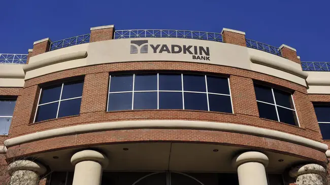 Yadkin Valley Bank : 亚丁谷银行