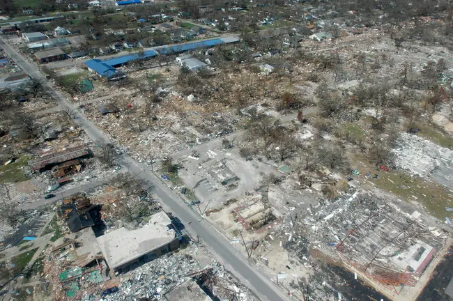 Hurricane Landcrash : 飓风陆地撞击