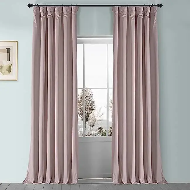 Pink Curtains : 粉色窗帘