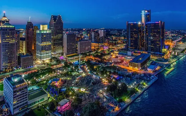 Detroit Marriott Renaissance Center : 底特律文艺复兴中心万豪酒店