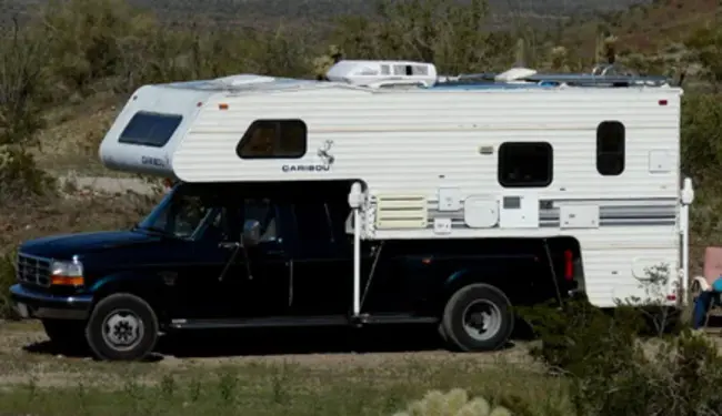 Truck Camper : 卡车露营车