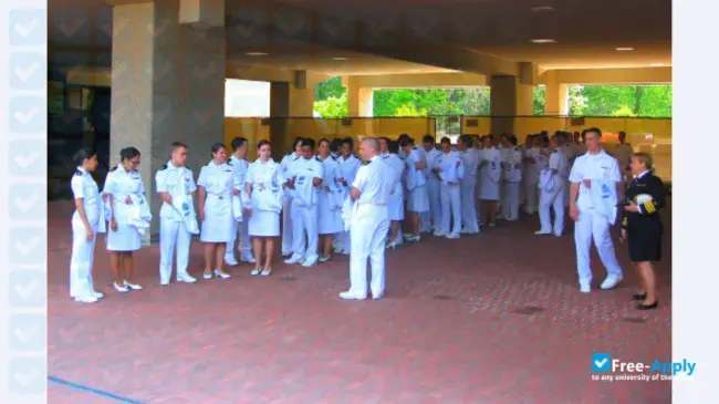 Uniformed Services University Of Health Sciences : 卫生科学大学制服服务