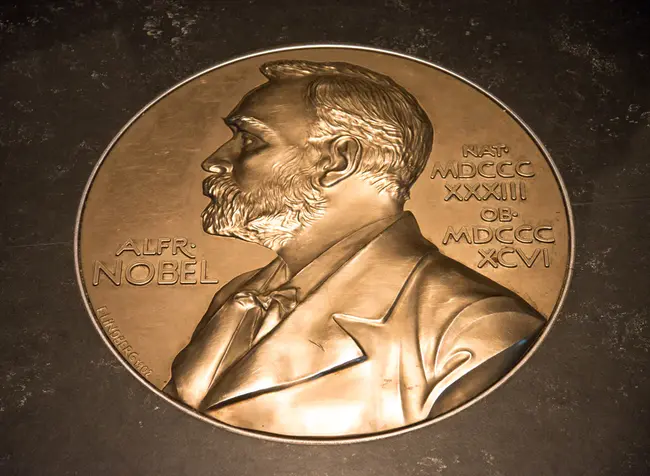 Nobel Laureate : 诺贝尔奖得主