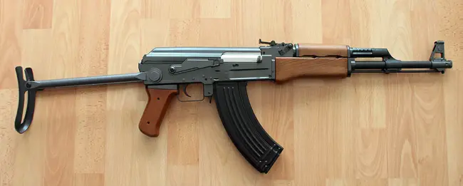 Avtomat Kalashnikov : 卡拉希尼可夫自动步枪