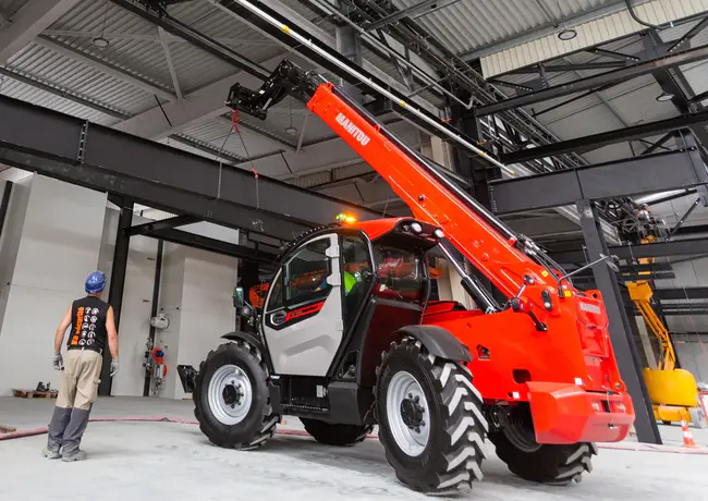 Manitou Rotating Telehandler : Manitou旋转伸缩臂叉装机