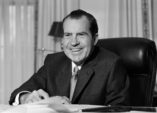 Nixon : 尼克松