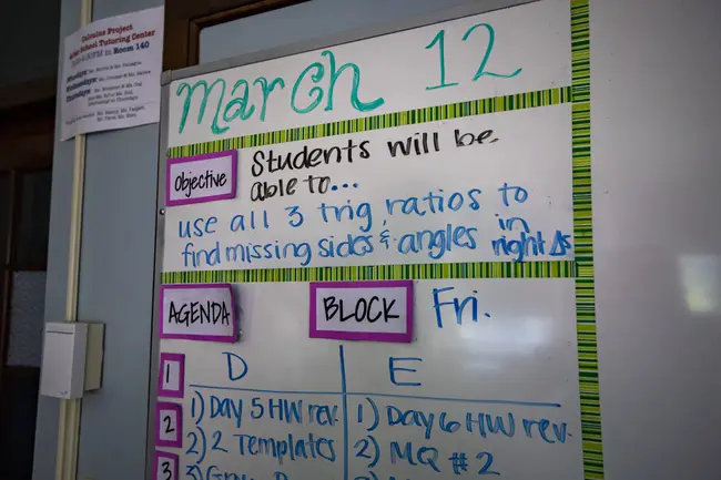 Barstow Unified School District : 巴斯托统一学区