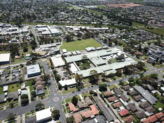 Cranbourne Business and Enterprise College : 克兰伯恩商学院