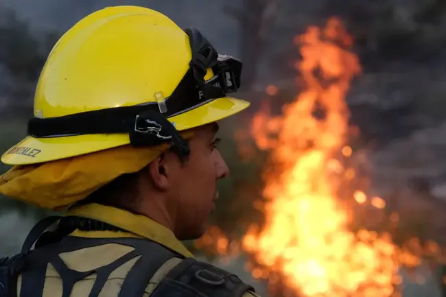 South Florida Firefighters Calendar : 南佛罗里达州消防员日历