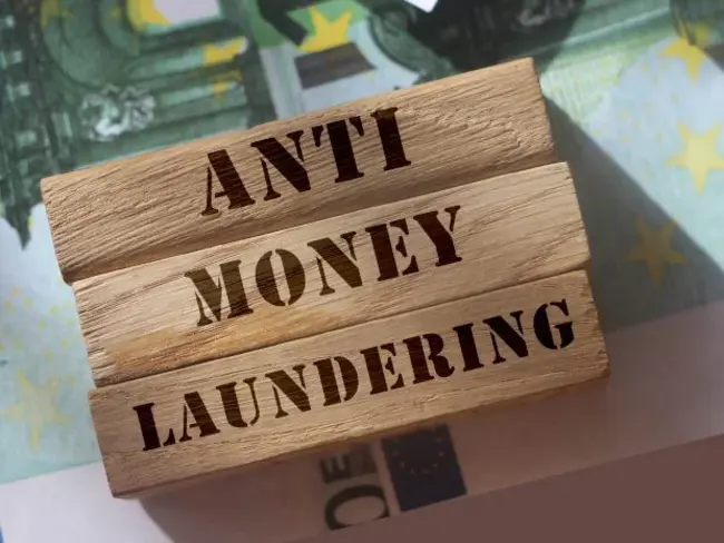 Anti-Money Laundering Council : 反洗钱委员会