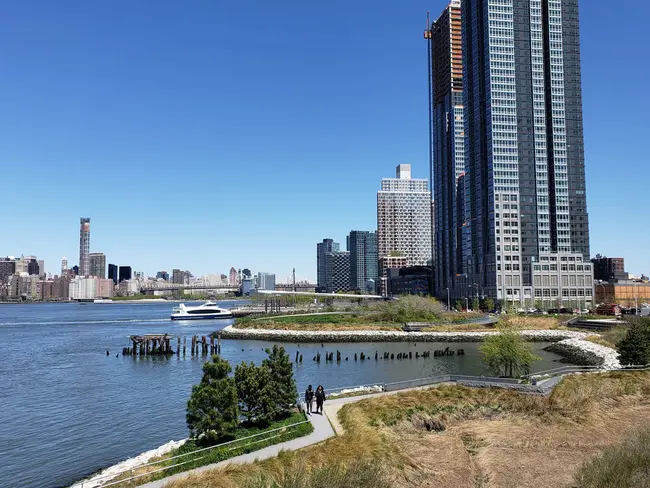 Waterfront Activities Center : 滨水活动中心