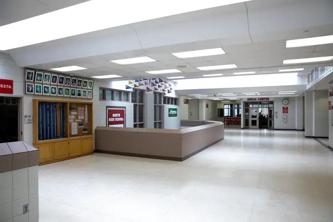 North Olmsted High School : 北奥姆斯特德高中