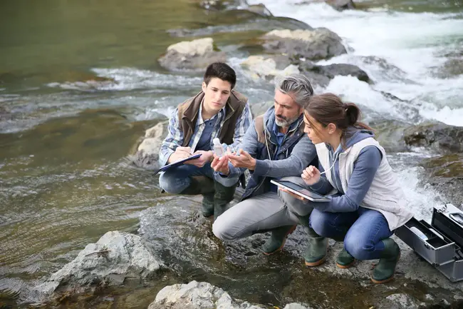 Alberta Watercourse Crossing Committee : 亚伯达水道穿越委员会