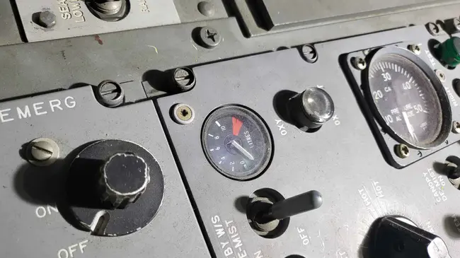Cockpit Emulator for Flight Analysis : 飞行分析驾驶舱模拟器