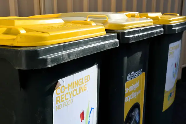 Household Waste Recycling Centre : 生活垃圾回收中心