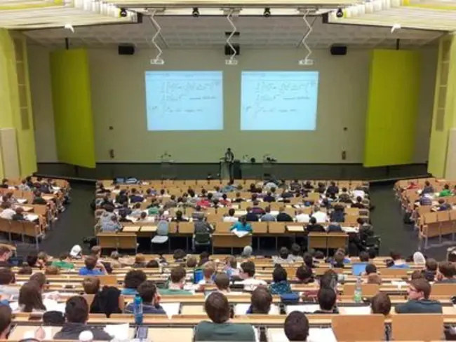 Pädagogische Hochschule : 师范学院