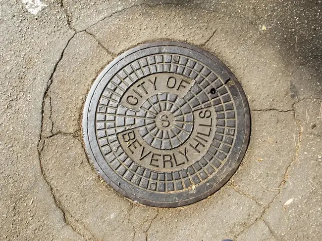 ManHole : 人孔