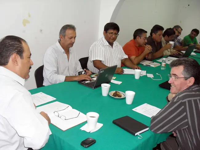 Asociación Guatemalteca de Interpretes y Traductores : 危地马拉口译员和笔译员协会