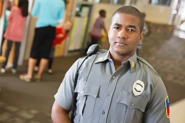 Student Security Patrol Officer : 学生安全巡逻员