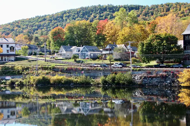 Shelburne Falls, MA : 马萨诸塞州谢尔本福尔斯