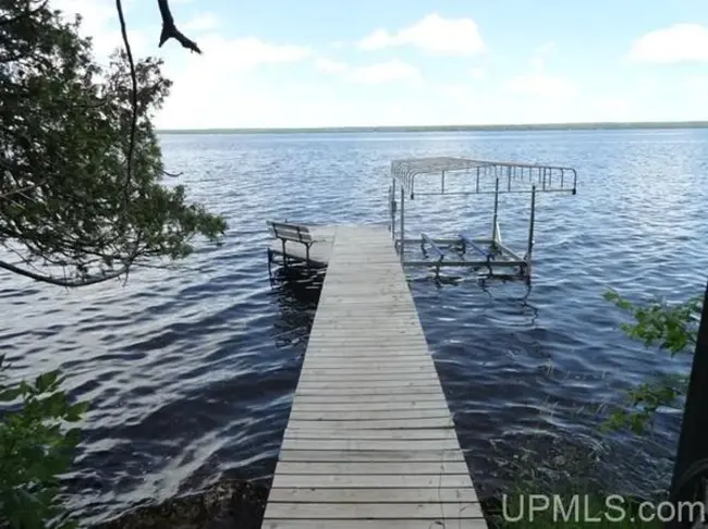 Marenisco, MI : 米河梅雷尼斯科