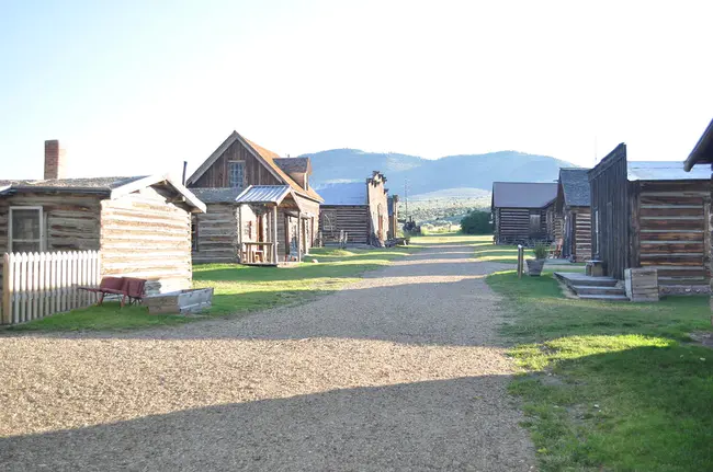 Virginia City, MT : 弗吉尼亚城，蒙特州