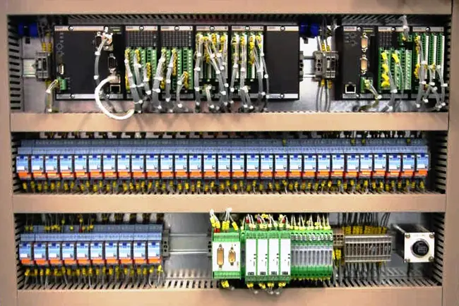 ForBidden Technologies, PLC. : 禁止技术，PLC。