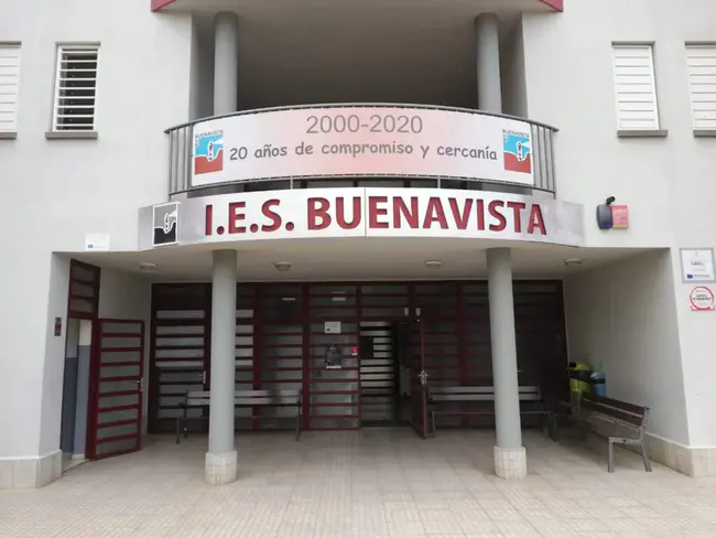 Instituto de Estudios Superiores de Administracion : 高等行政学院