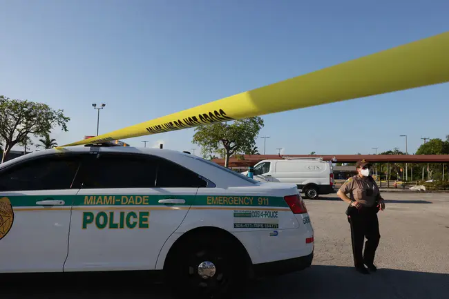 Miami-Dade Police Department : 迈阿密戴德警察局