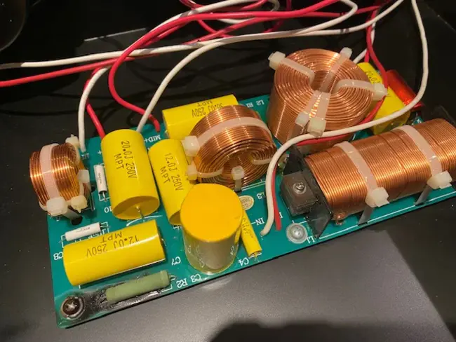 Automated Protocol for Electromagnetic Component Separation : 电磁元件分离自动化协议