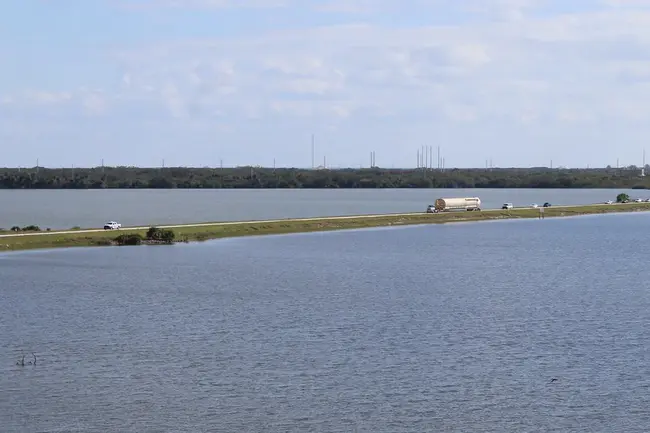 Cape Canaveral Reference Atmosphere : 卡纳维拉尔角参考大气