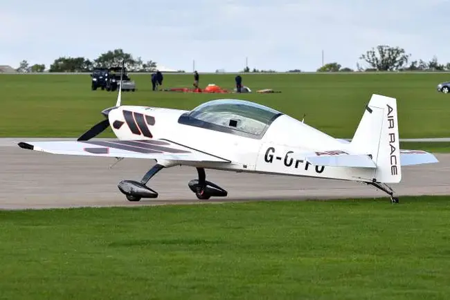 First Aerodynamic Flight : 第一次空气动力飞行