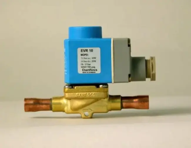 Solenoid Operated Valve : 电磁操纵阀