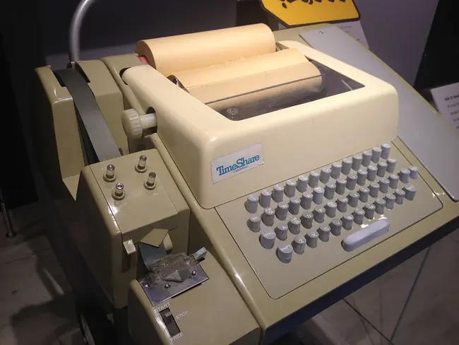 Teleprinter : 电传打字机