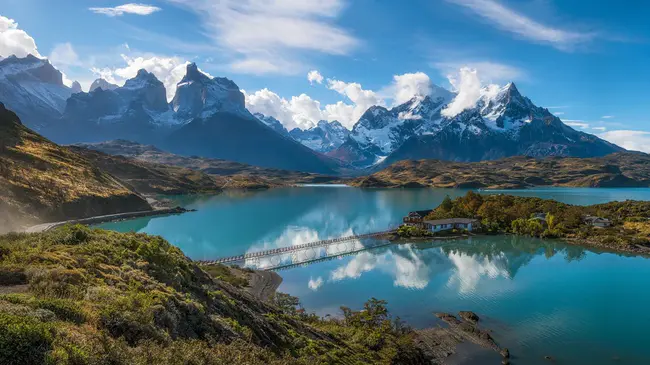 Universidad Nacional de la Patagonia Austral : 南巴塔哥尼亚国立大学