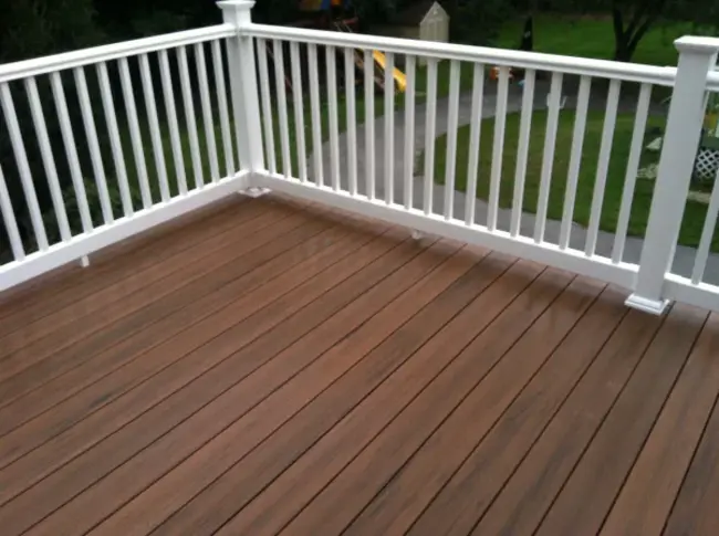 Wood Decking Rear : 后木地板