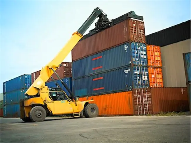 Container-Handling Equipment : 集装箱装卸设备