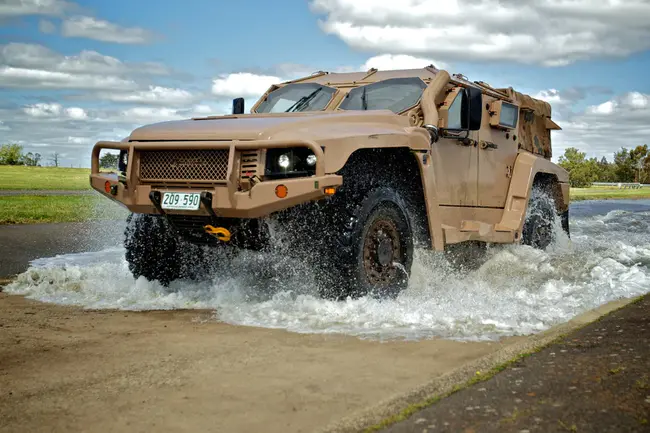 Light Armored Vehicle Lb Pound : 轻型装甲车磅