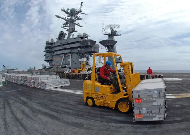 Navy Cargo Handling Force : 海军货物处理部队