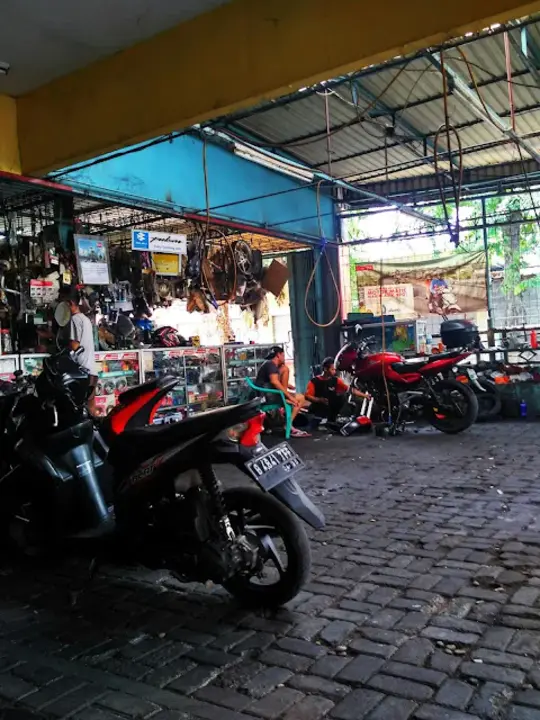 Campur Sari Vespa Jakarta : 雅加达坎普尔萨里维斯帕