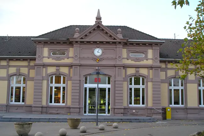 Baden Baden Railway Station, S-Germany : 南德巴登-巴登火车站