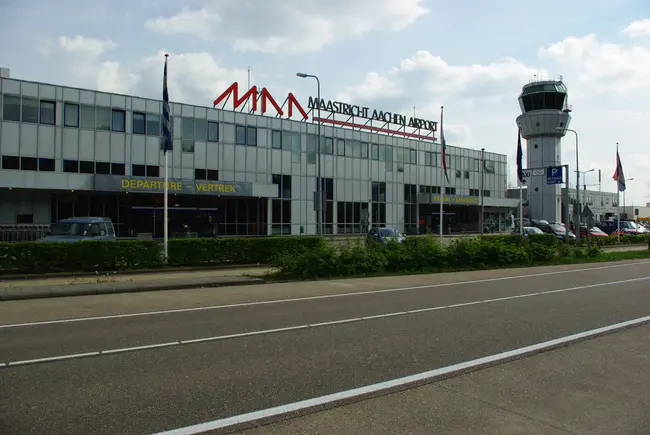 Maastricht-Aachen Airport, S-Netherlands : 荷兰南部马斯特里赫特亚琛机场