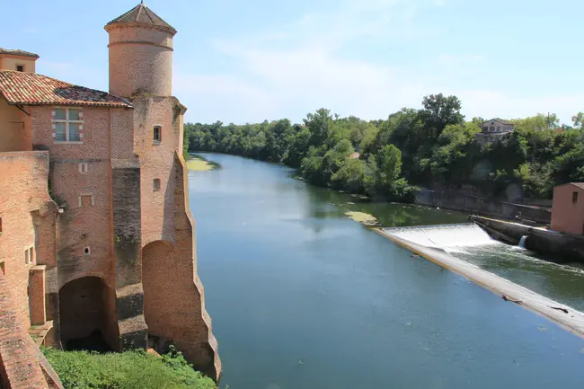 Gaillac-Isle sur Tarn, S-France : 法国南部塔恩河畔盖亚克岛