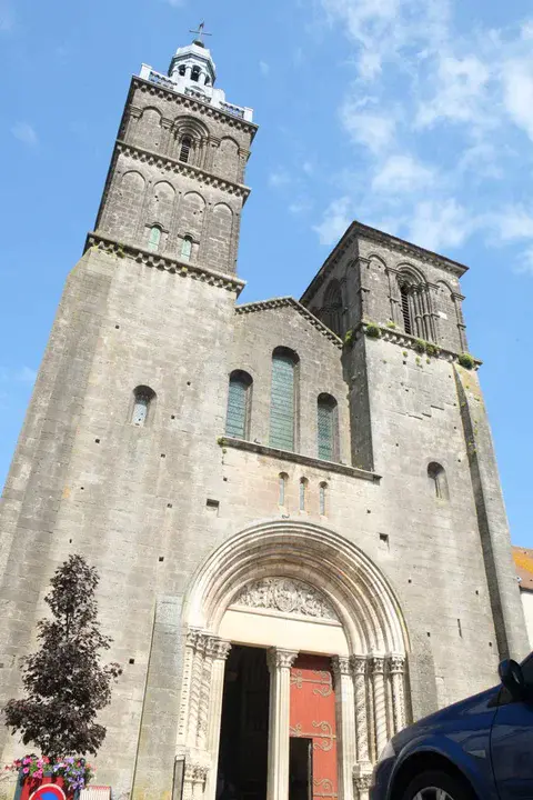 Saulieu-Liernais, S-France : Saulieu-Liernais, 法国南部