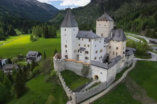 Mauterndorf, S-Austria : 毛特恩多夫, 南奥地利